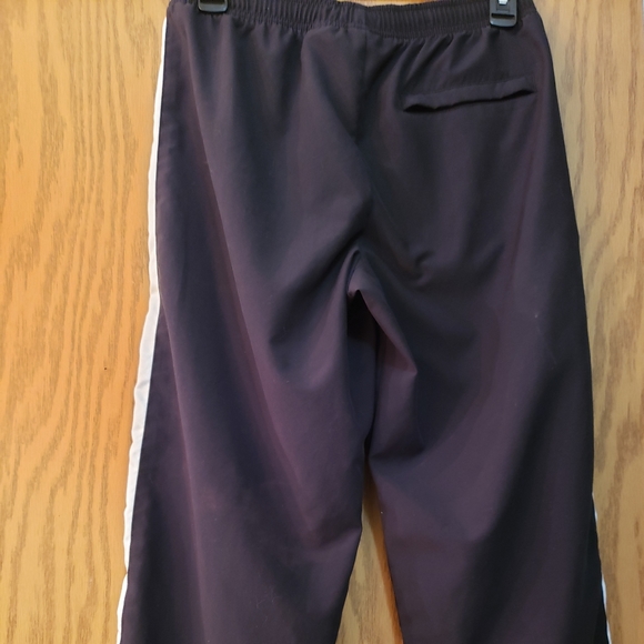 Cute Nike jogger pants, very soft capri length, great condition. Size small. - Picture 5 of 7